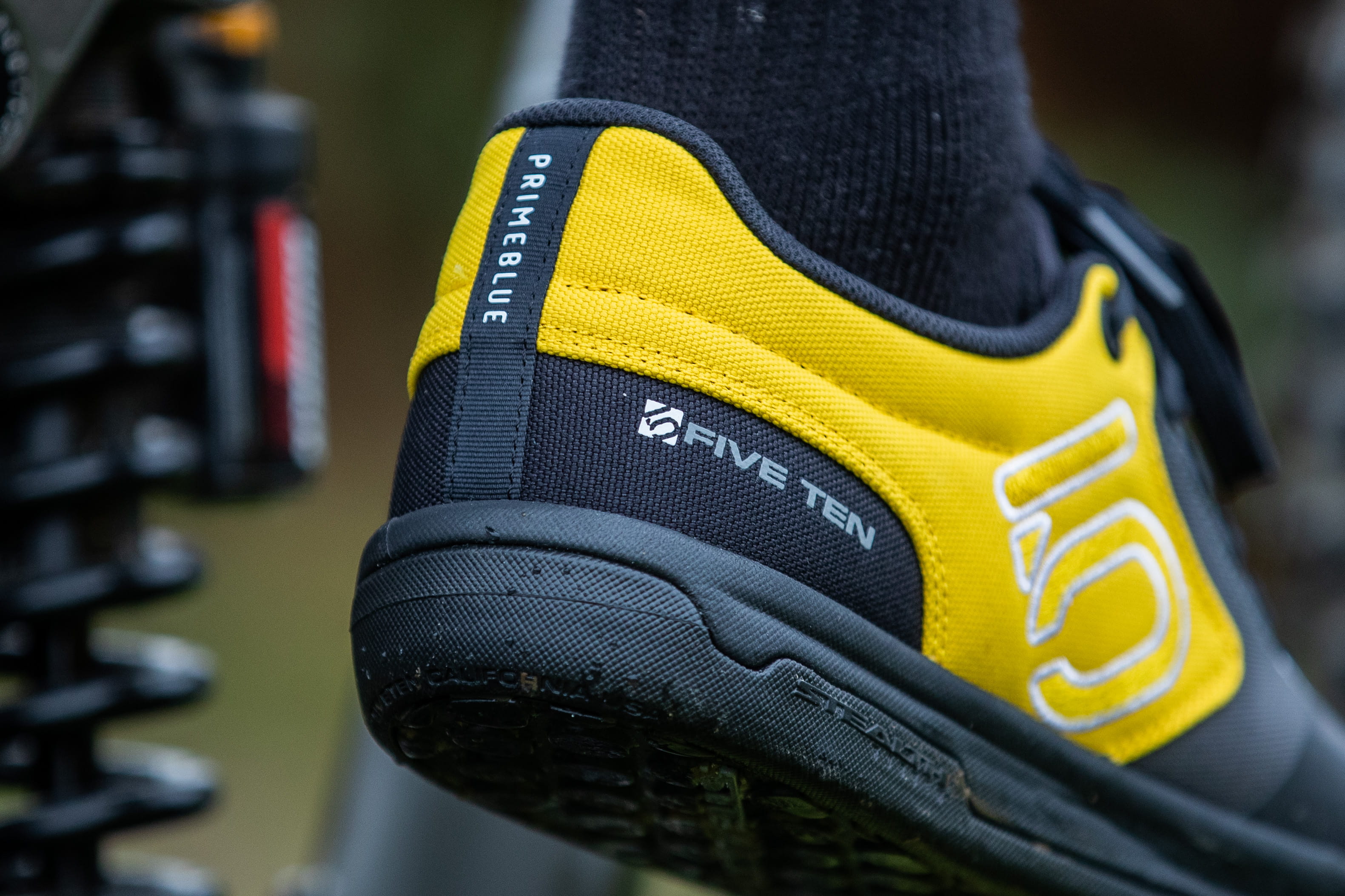 Im Test Der Five Ten Freerider Pro Primeblue Bmo Bike Mailorder